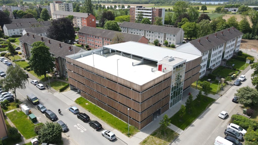 Dein Auto tankt Strom: Stellplatz mit Lademöglichkeit im Mobil-Hub