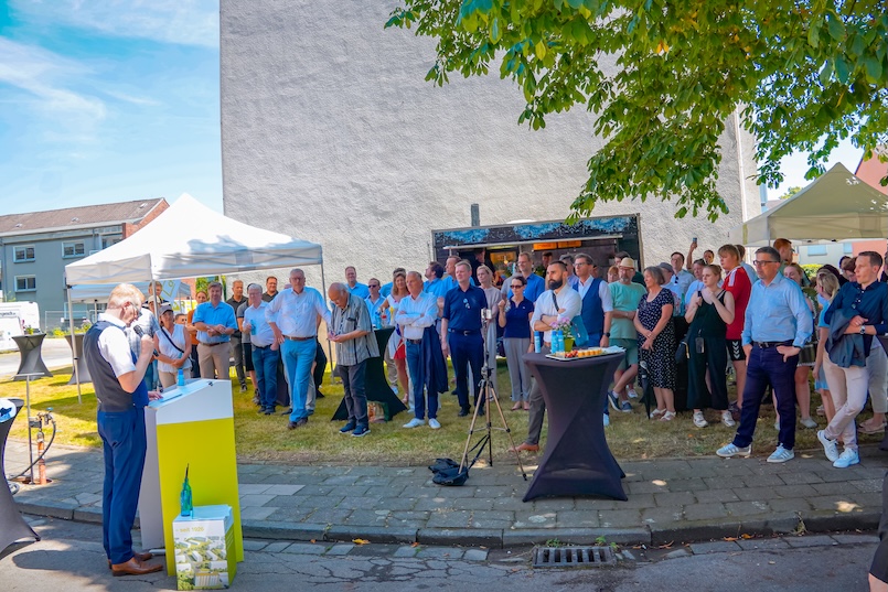 Gäste auf dem Richtfest der BGD